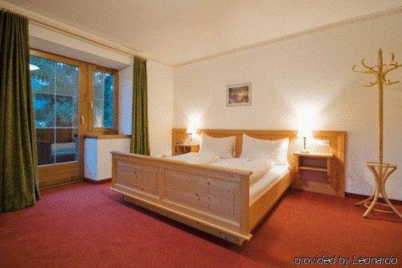 Hotel Reitlwirt Бриксен-им-Тале Номер фото
