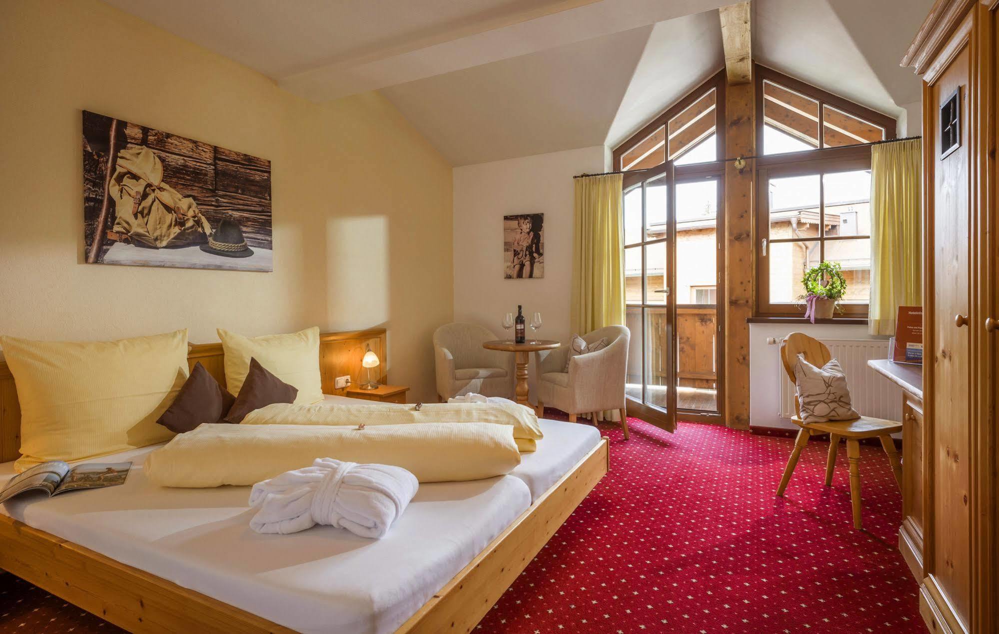 Hotel Reitlwirt Бриксен-им-Тале Экстерьер фото