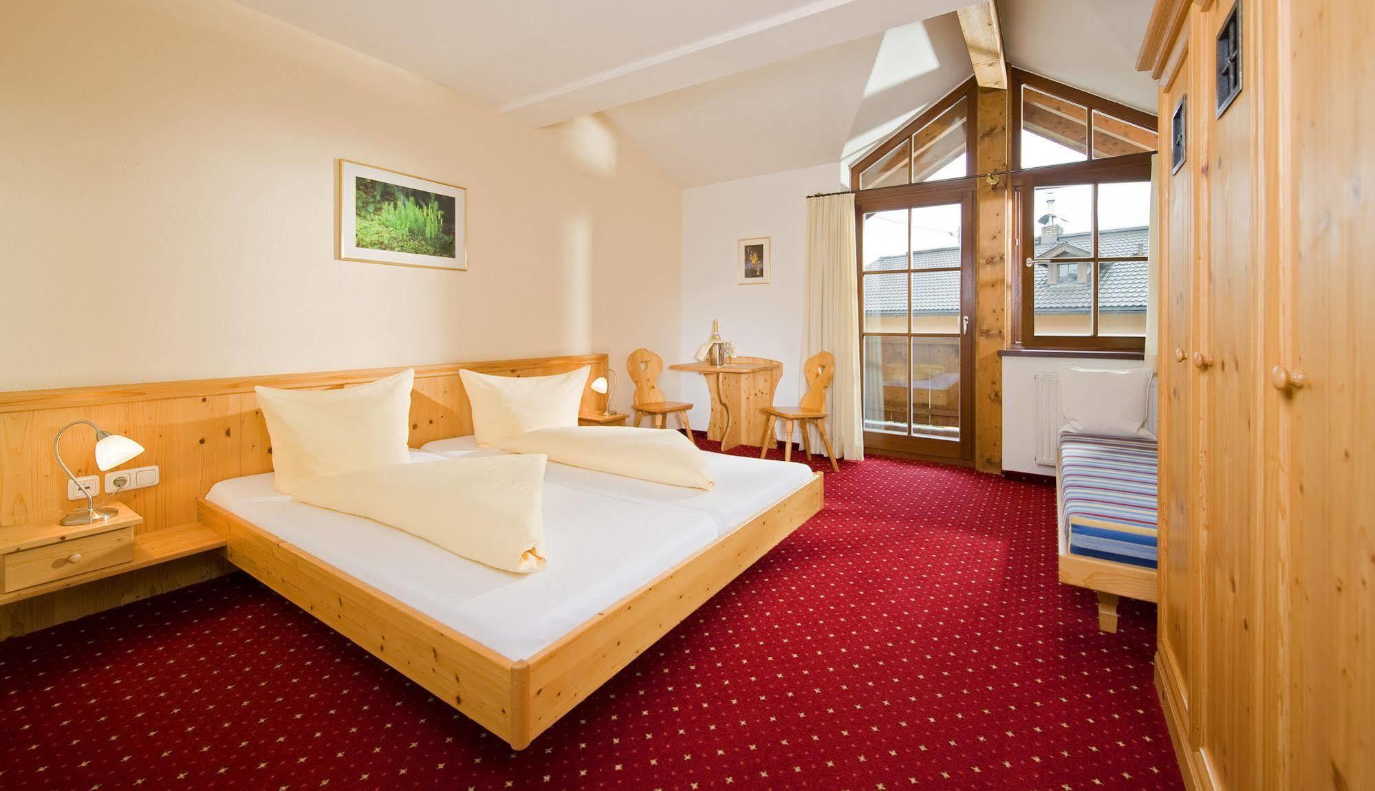 Hotel Reitlwirt Бриксен-им-Тале Экстерьер фото