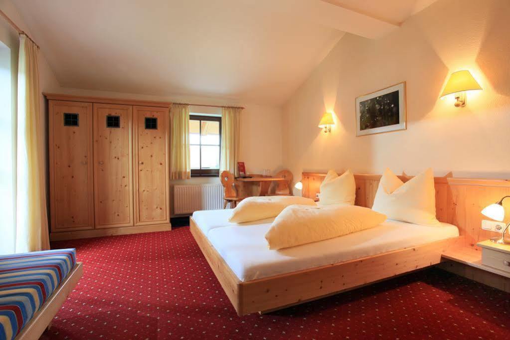 Hotel Reitlwirt Бриксен-им-Тале Экстерьер фото